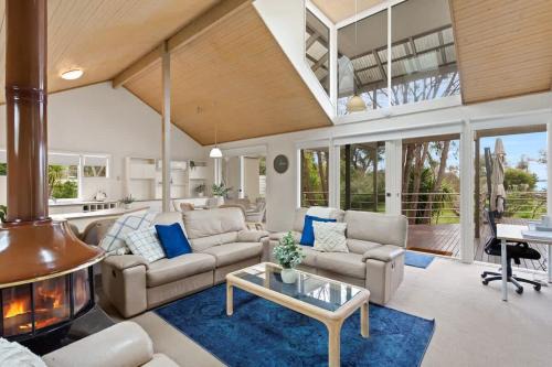 Silverleaves House | Private Access to Beach Oceanview with Home Gym