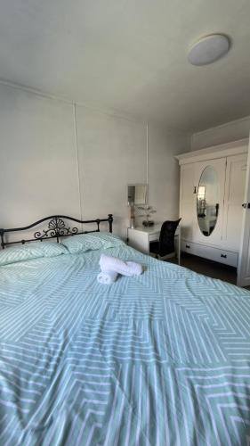 Warrane House | Private Double Room Shared Bathroom