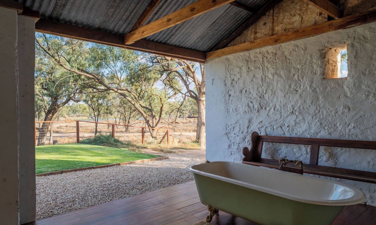 Overland Corner Bed & Breakfast | Private Murray River Retreat with Outdoor Bath & Fire Pit | Parcoola