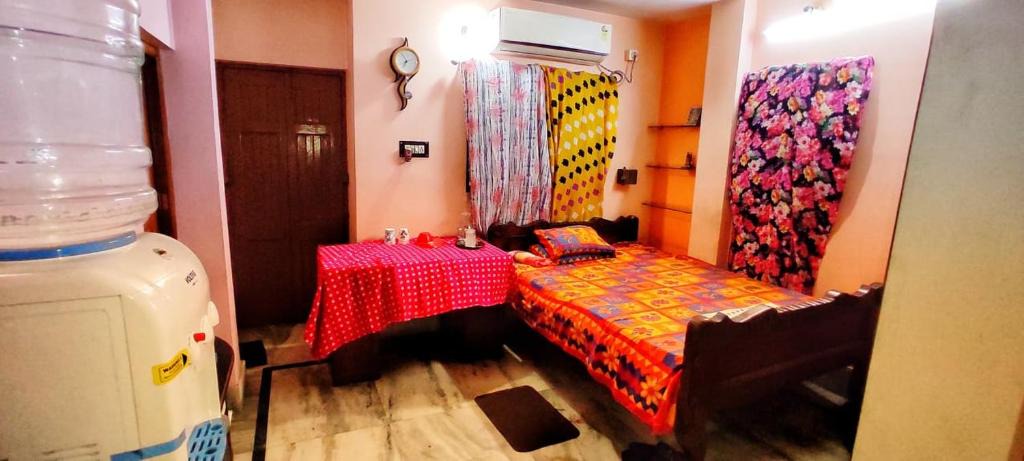 Tollygunge Apartment | Privet entry deluxe 1-bedroom