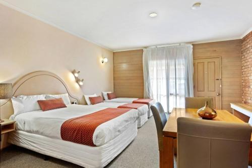 Golden Square Hotel | Quality Inn Colonial