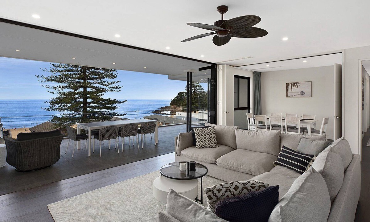 Avoca Beach House | Quarterdeck 5 - Luxury Stylish Apartment