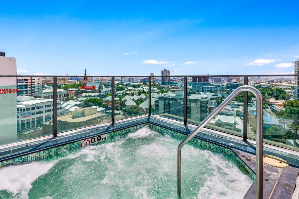 Spring Hill Apartment | Quattro on Astor