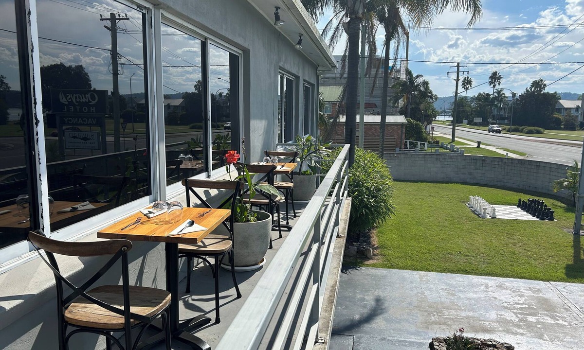 Batemans Bay Hotel | Quays Hotel