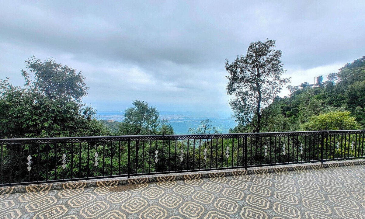Bullawala Villa | Queen's View Villa by The Cafe (Mussoorie)