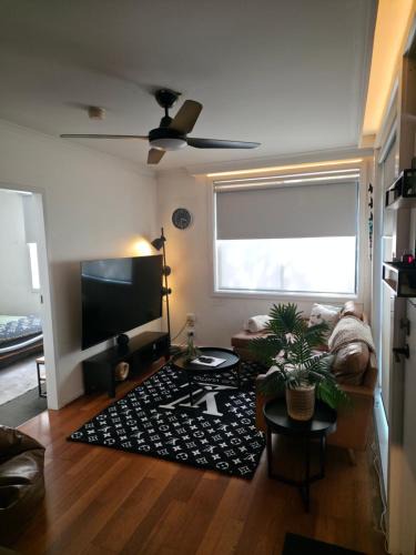 Northcote Apartment | Quiet, Peaceful Northcote Unit