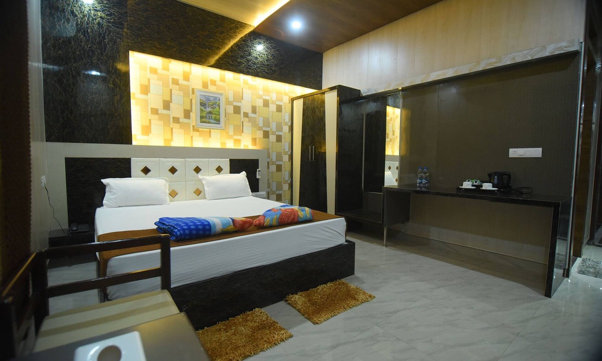 Davanagere Hotel | R Empire Revtree