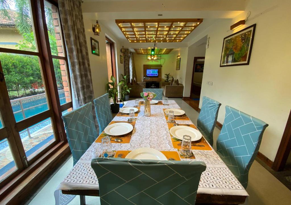Raichak House | Raj Villa