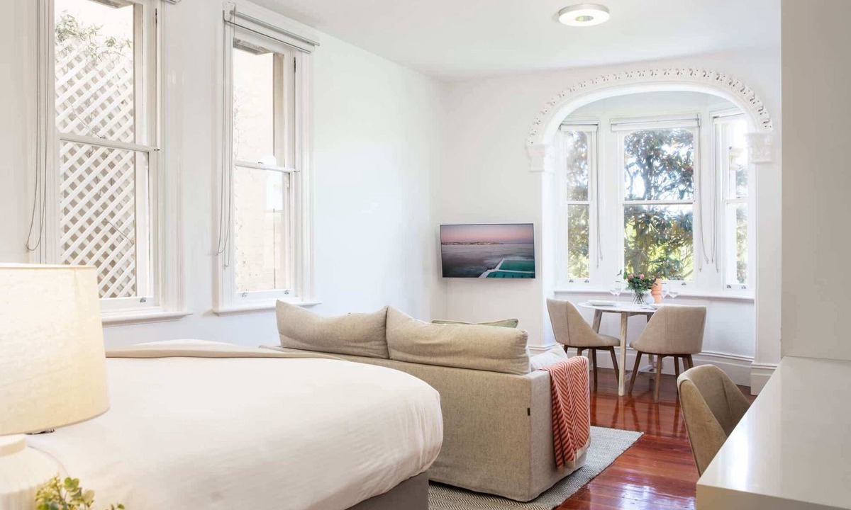 Glebe Apartment | Ravenscourt’s Studio Apartment Close to Everything