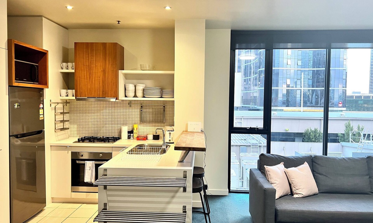 Melbourne Central Business District Apartment | Readyset Apartments on Little Bourke