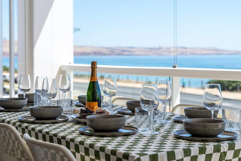 Aldinga Beach House | Reef House: Pool Beachfront Near Wineries