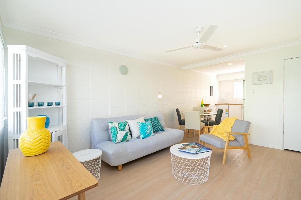 Main Beach Apartment | Relaxed Beachside Experience on the Coast