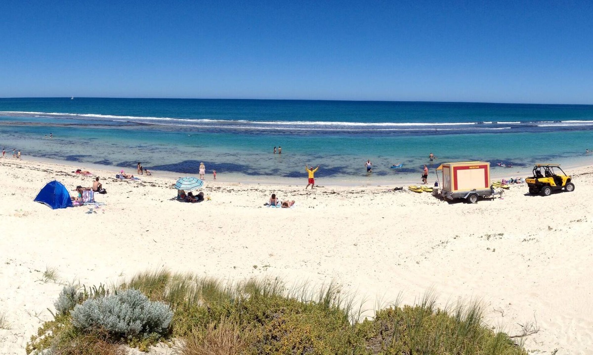 Yanchep House | Relaxing Seaside Escape - Oceanfront - Family and Pet friendly