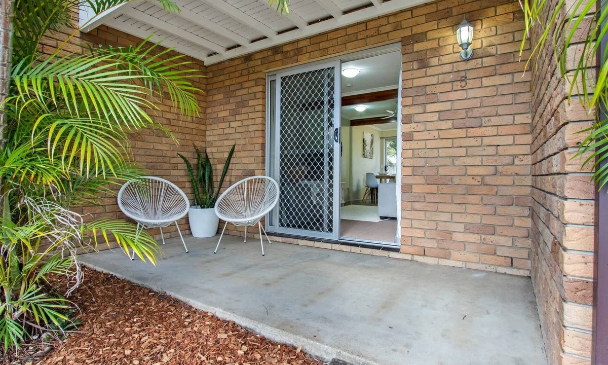 Pialba House | Relaxing Townhouse Steps from Hervey Bay Beach