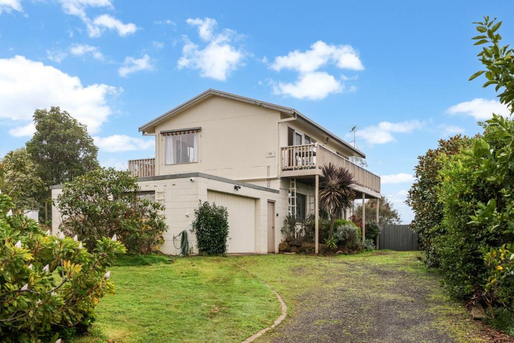 Rhyll House | Rhyll Harbour Views