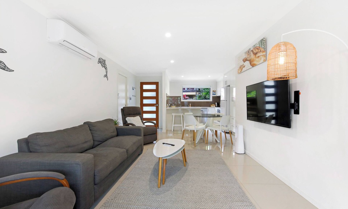 Coffs Harbour House | Riptide @ Park Beach: 3BR Coastal Comfort, Aircon & Work-Friendly Retreat
