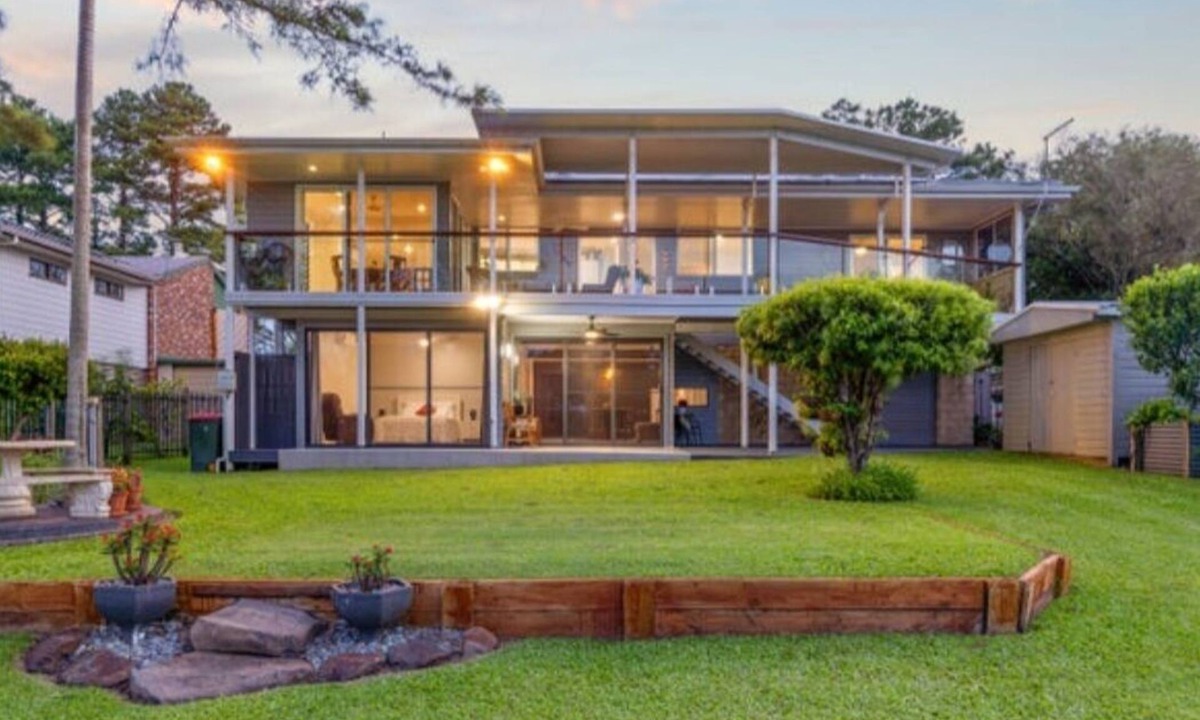 Northern Rivers House | River house escape - pet friendly!
