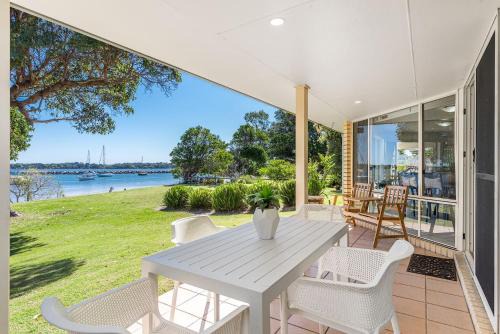 Iluka House | River Luxury