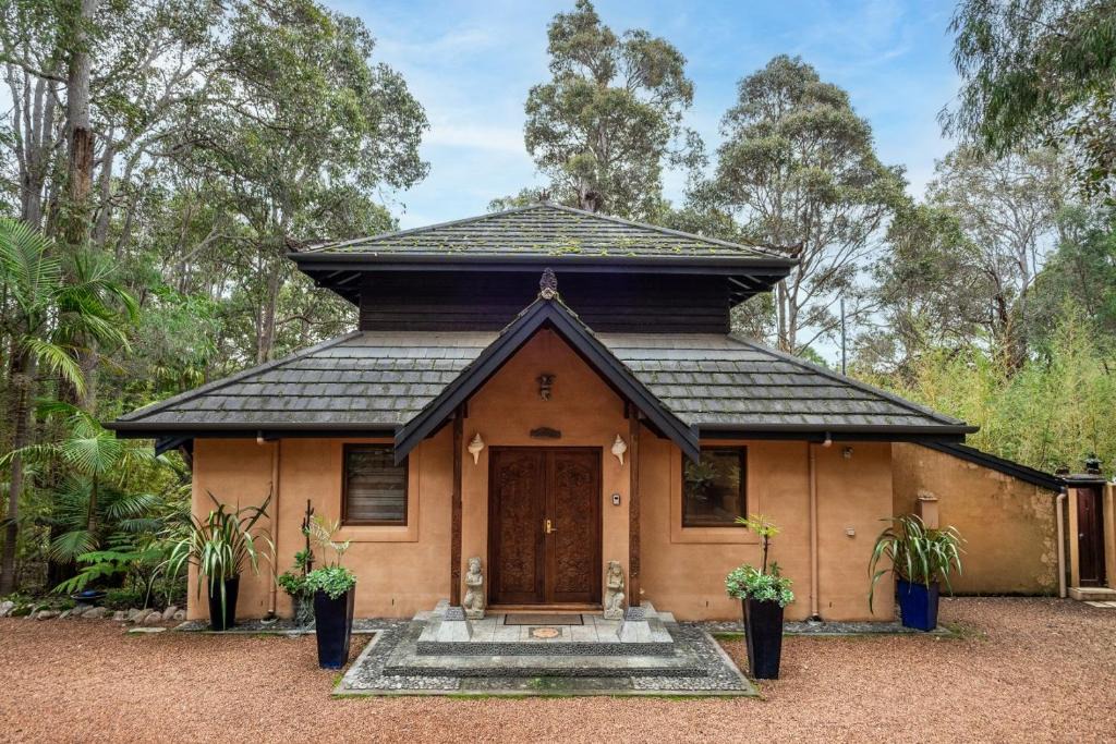 Margaret River Villa | Riveresque - Spa Bath - Forest Views