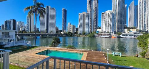 Surfers Paradise Apartment | Riverfront Villa 7 Surfers Paradise with Pool