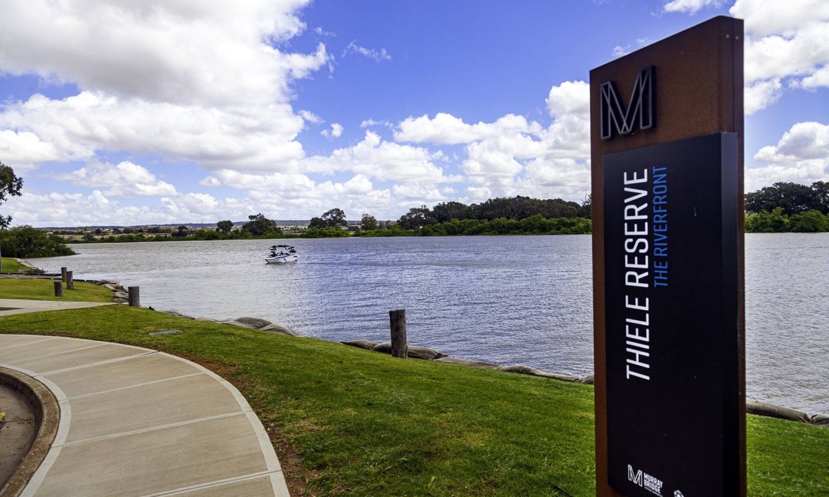Riverglades House | Riverglades Murray River: walking distance to Murray River Frontage