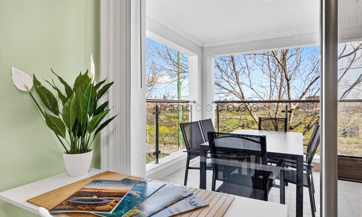 Rockingham Apartment | Rockingham Apartment 2BR, Balcony, Free Parking!