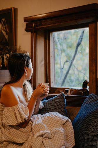 Penguin House | Romantic Farmlet Escape - Mini Goats & Firepit