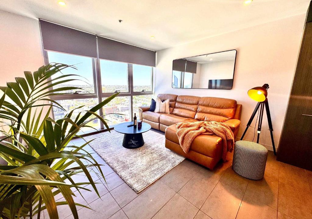 Woolloongabba Apartment | Rooftop Pool Spa with Gabba and CBD Views