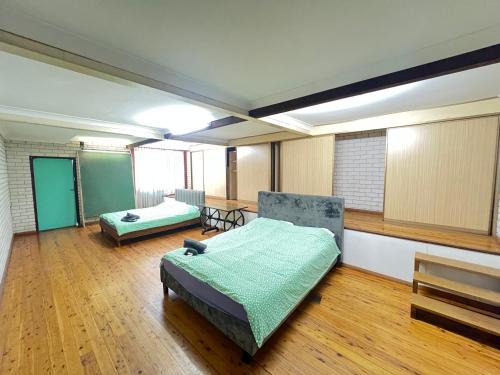 Epping House | Room 72