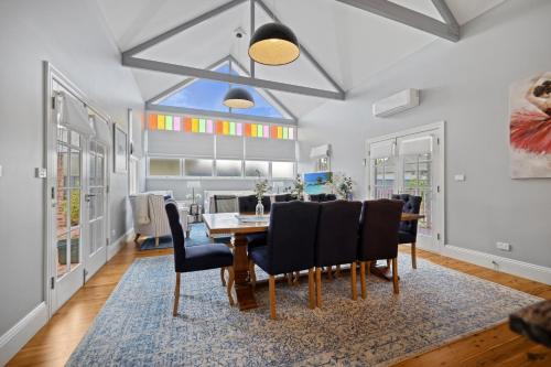 Bathurst House | Roseberne Cottage, Luxury in the CBD!