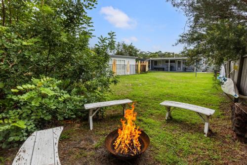 Callala Beach House | Roskell Retreat Pet Friendly 5 Mins Walk to Beach