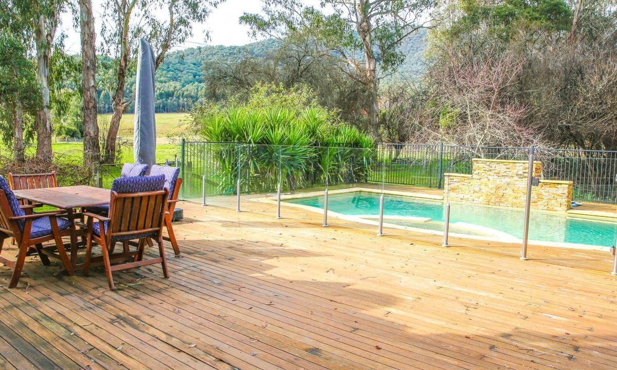Bright House | RUSTIC RETREAT - Tranquil retreat with a pool close to Bright