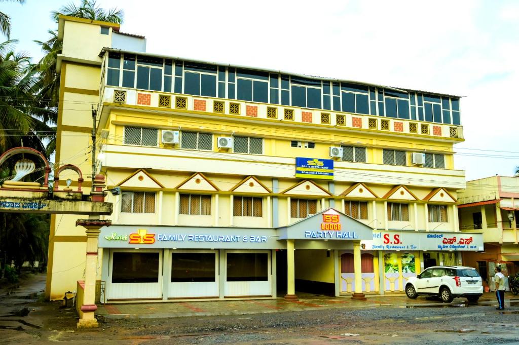 Padubidri Hotel | S S RESIDENCY