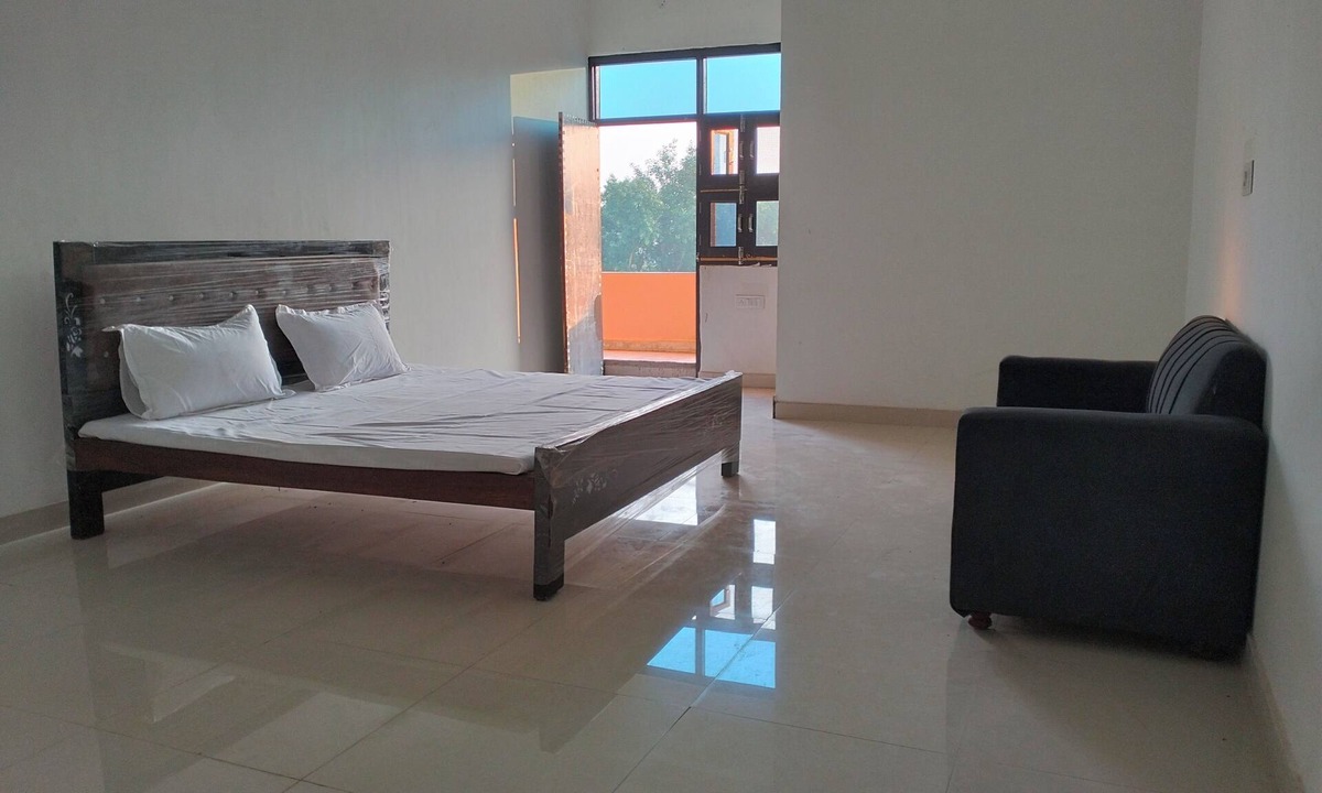 Pukhrayan Hotel | Sahab green resort