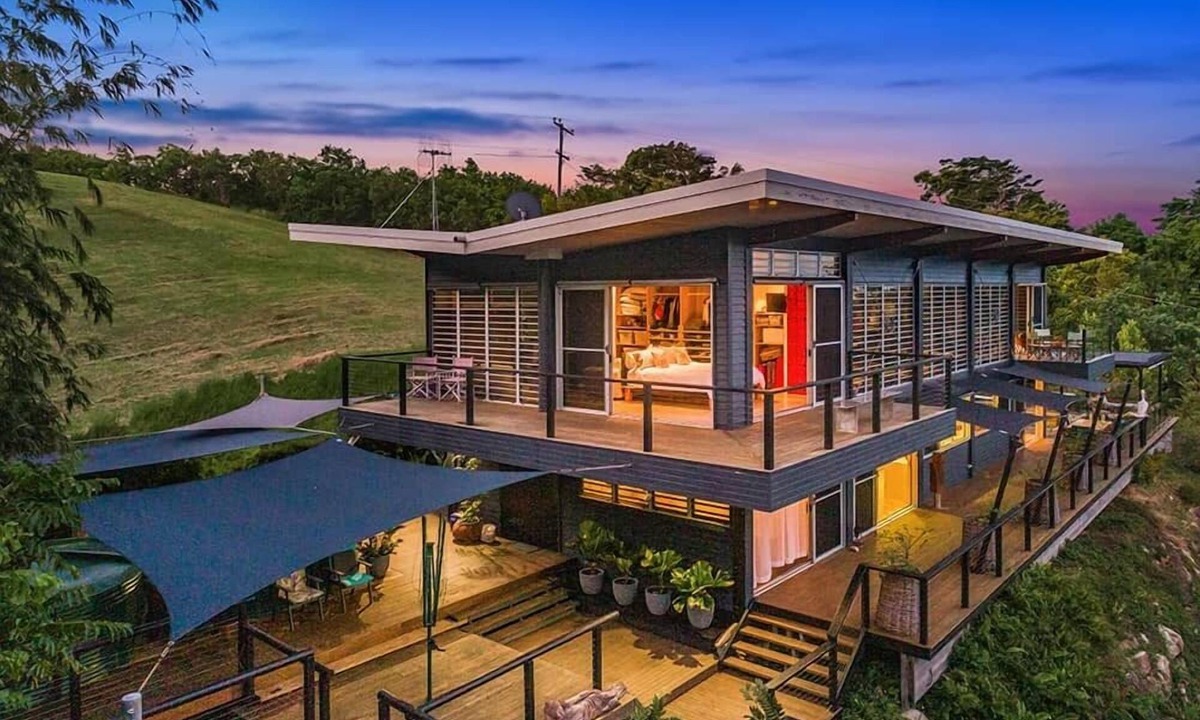 Garners Beach House | Sails - Gardners Beach