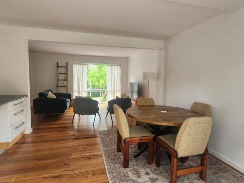 Sunshine Bay House | Saltwater Daze - Hosted