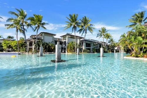 Port Douglas Hotel | 'Saltwater Studio' Experience Resort-style Bliss