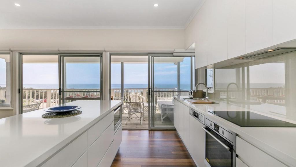 Killcare House | 'Salty Air Beachside Cottage' by HolidayCo