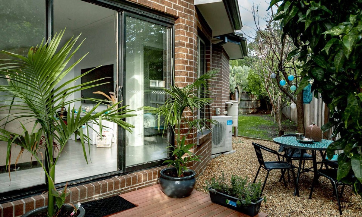 Dromana House | Sandy Days - 3 Bedroom home with secure backyard - 4pm check out on Sundays*