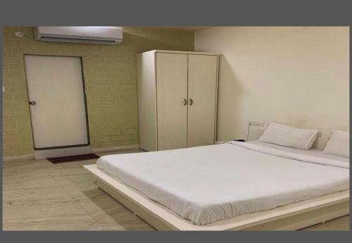 Bhopal Apartment | Sandy's stay