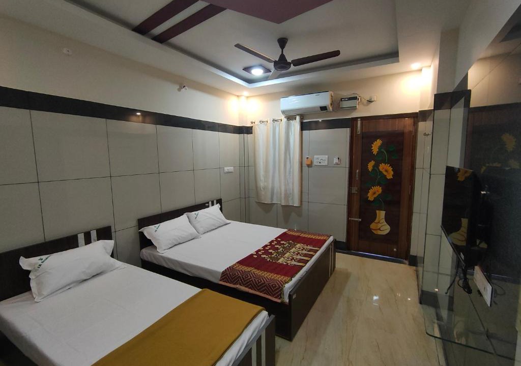 Vellore Bed & Breakfast | Sar Raj S R RESIDENCY
