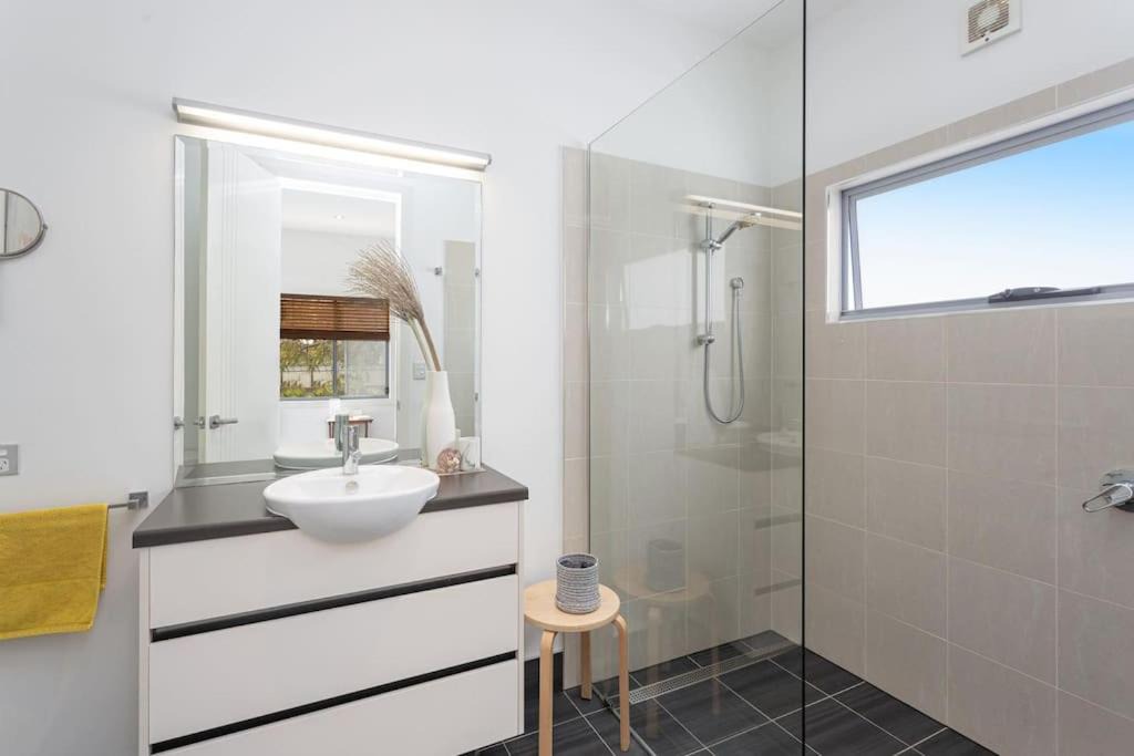 Scarborough Apartment | Scarborough Beach Break Holidays - Unit 3