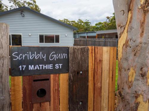 Basin View House | Scribbly Gum I Pet Friendly I 15 Mins Drive to Hyams Beach
