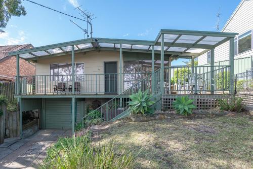 Batehaven House | Seabreeze on Irene - Batehaven Pet friendly