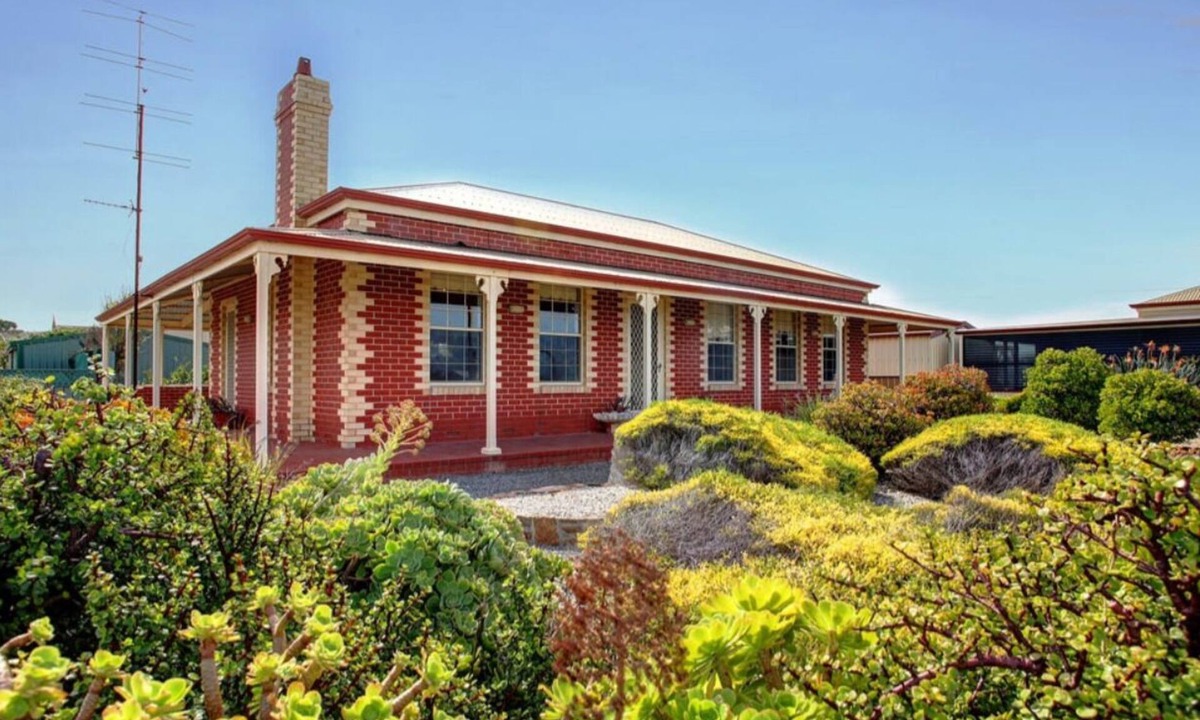 North Shields House | Seagrass -Absolute Beachfront Cottage - Seaside Retreat- Glorious North Shields