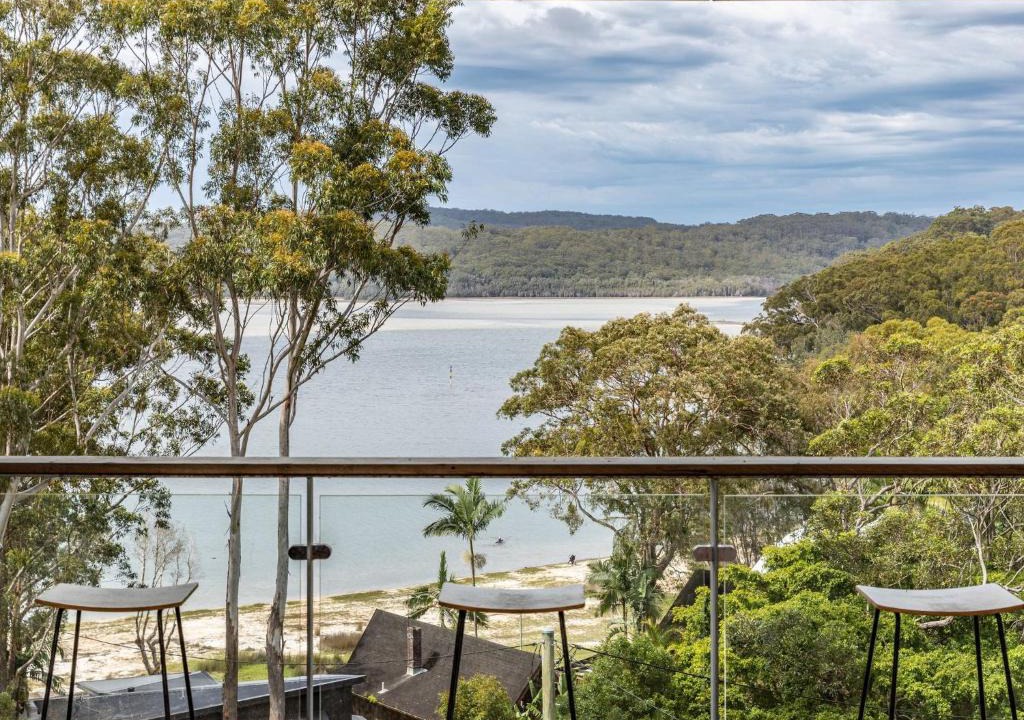 Smiths Lake House | Seashells Lakeside Holiday Perfection