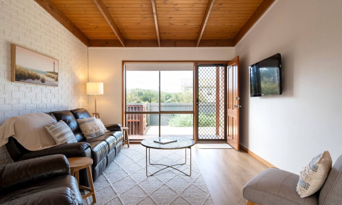 Ocean Grove House | Seaside on Orton - 2 minutes to the Beach - 1pm check in