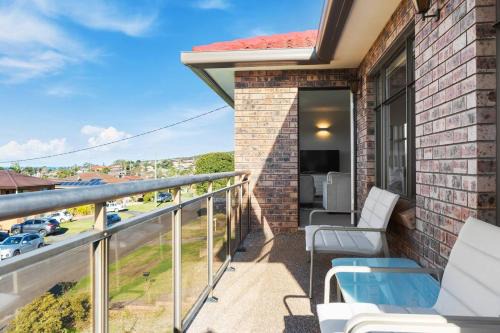 Barrack Heights House | Seaview Escape - Beach Family Getaway with Games