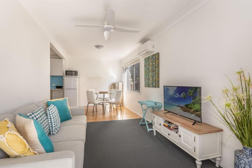 Yamba Apartment | Seawest 1 - Central Yamba Unit Walk to Beaches, Cafes & Shops - Holiday Yamba