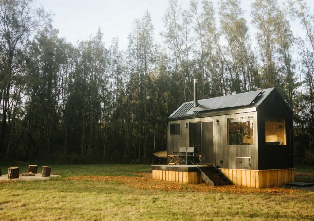 Pokolbin House | Secluded Off-Grid Cabin in the Hunter Valley - Leo